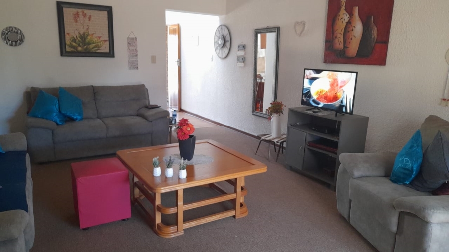 1 Bedroom Property for Sale in Oudorp North West